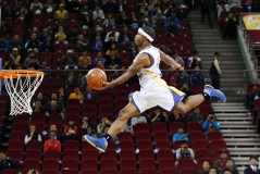 NBA重磅交易正在酝酿！火箭与雄鹿达成3换1交易协议